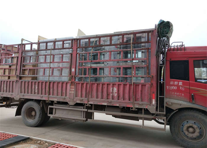 山東某勞務(wù)公司采購(gòu)201雙吹感應(yīng)互鎖風(fēng)淋室